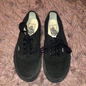 black low rise vans